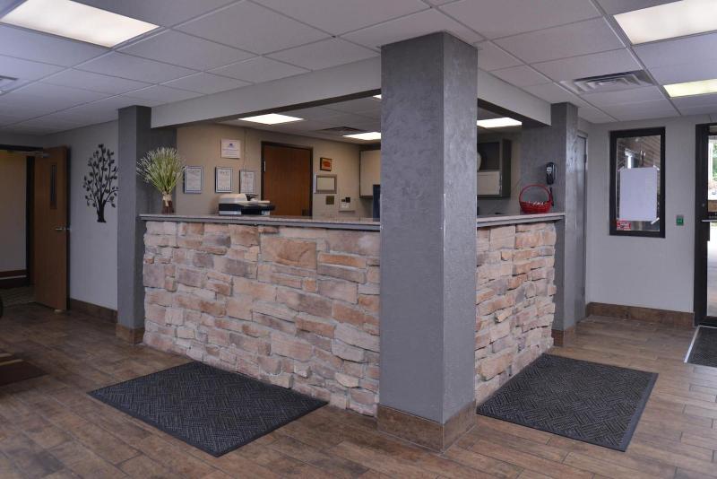 هتل Cottonwood Inn And Conference Center