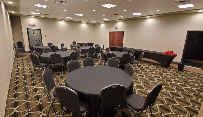 هتل Cottonwood Inn And Conference Center