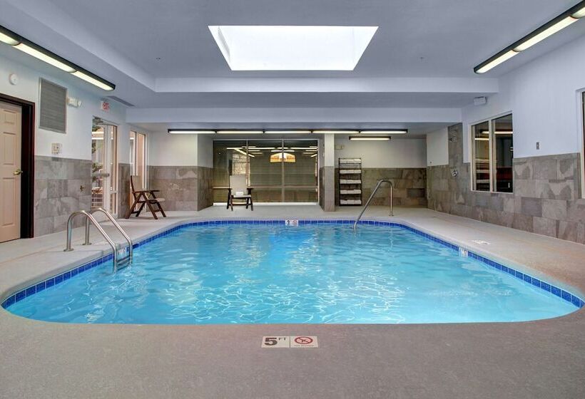 هتل Country Inn & Suites By Radisson Asheville Downtown Tunnel Road