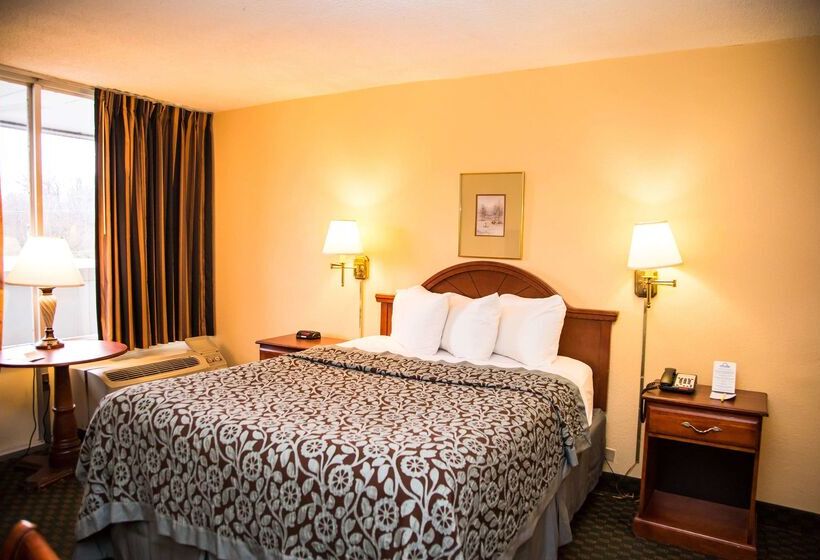هتل Days Inn By Wyndham Alexandria South