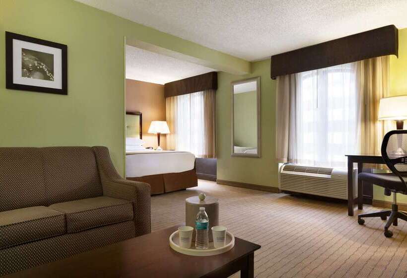 هتل Days Inn By Wyndham Baltimore Inner Harbor