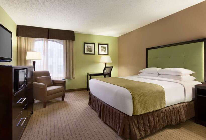 هتل Days Inn By Wyndham Baltimore Inner Harbor