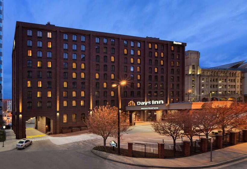 هتل Days Inn By Wyndham Baltimore Inner Harbor