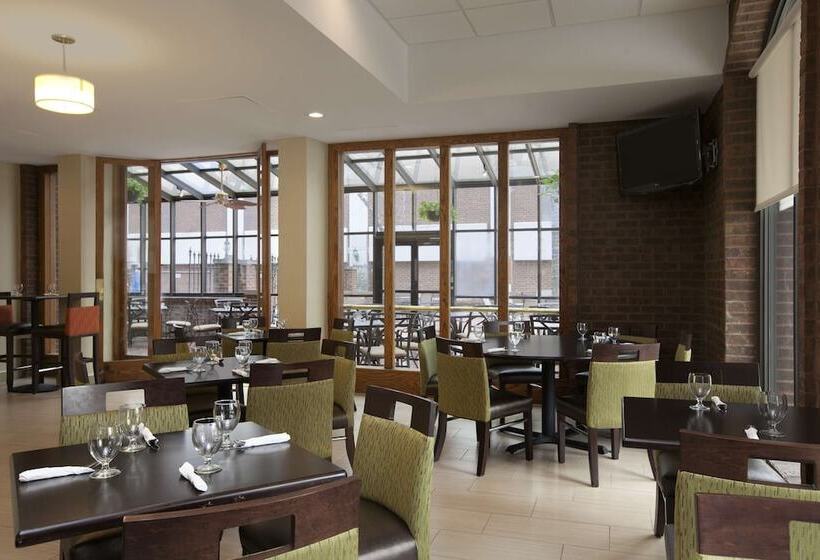 هتل Days Inn By Wyndham Baltimore Inner Harbor