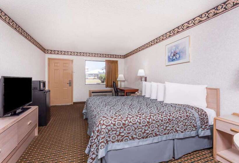 هتل Days Inn By Wyndham Byron
