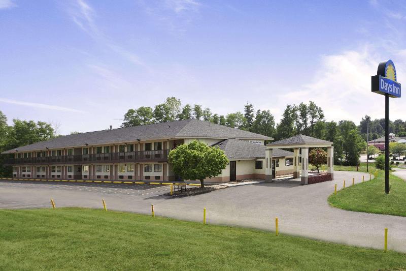 בית מלון כפרי Days Inn By Wyndham Cloverdale Greencastle