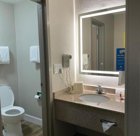 فندق Days Inn By Wyndham Florence Near Civic Center