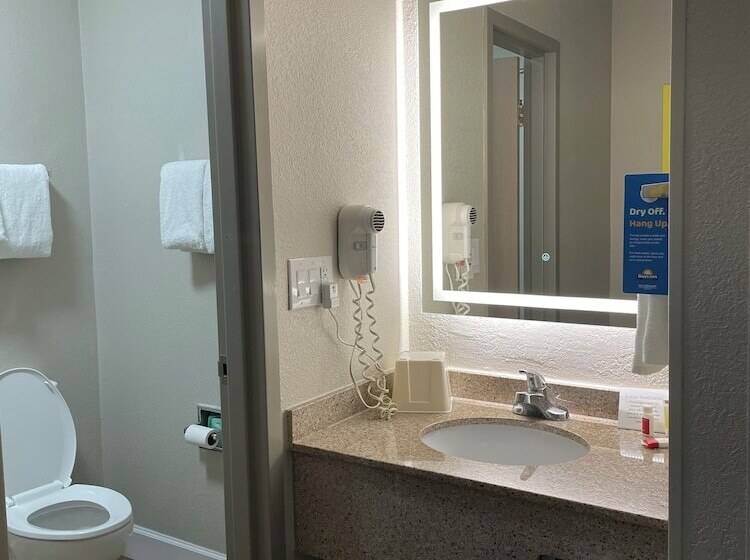 فندق Days Inn By Wyndham Florence Near Civic Center