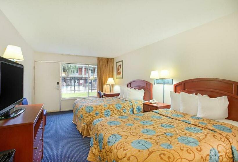 בית מלון כפרי Days Inn By Wyndham Tallahasseegovernment Center