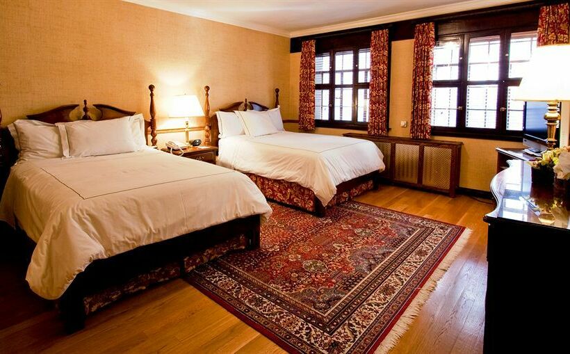 Отель Deer Path Inn