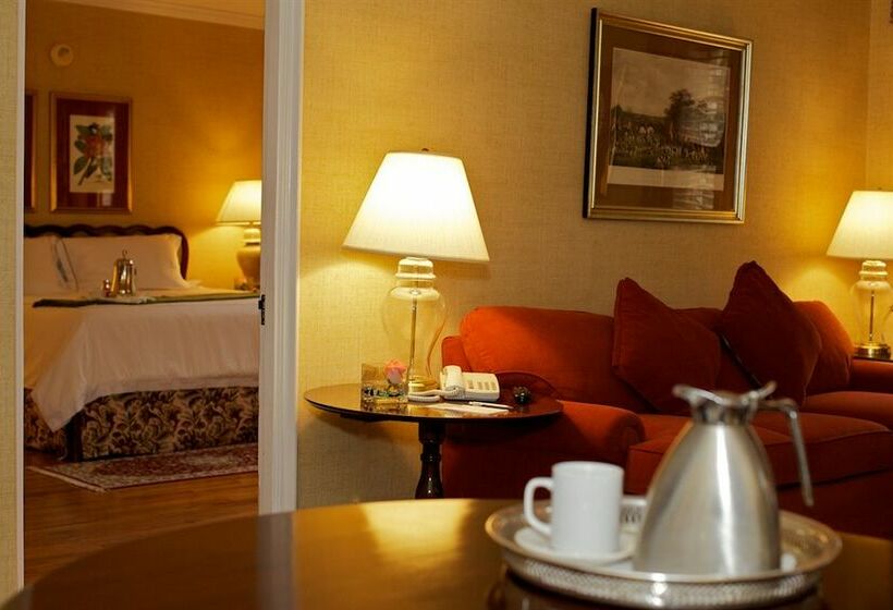 Отель Deer Path Inn