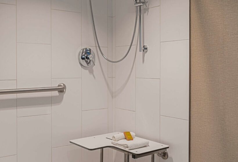 בית מלון כפרי Doubletree By Hilton Austin