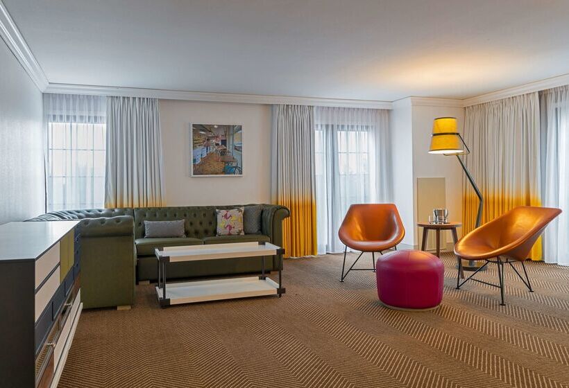 בית מלון כפרי Doubletree By Hilton Austin