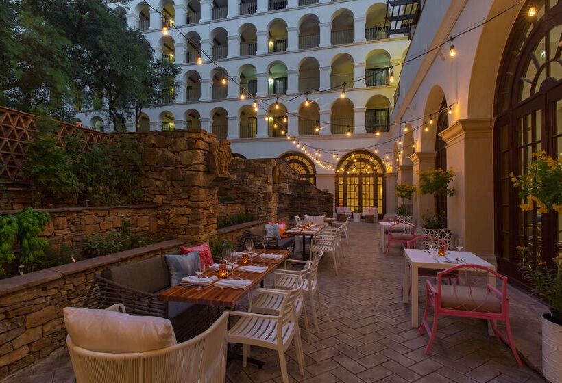 בית מלון כפרי Doubletree By Hilton Austin