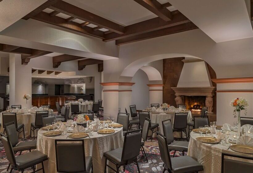 בית מלון כפרי Doubletree By Hilton Austin