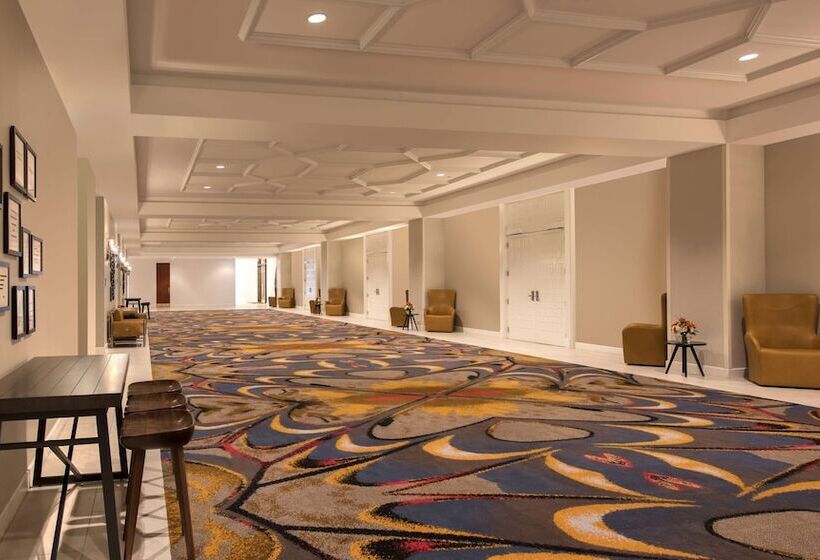 בית מלון כפרי Doubletree By Hilton Austin