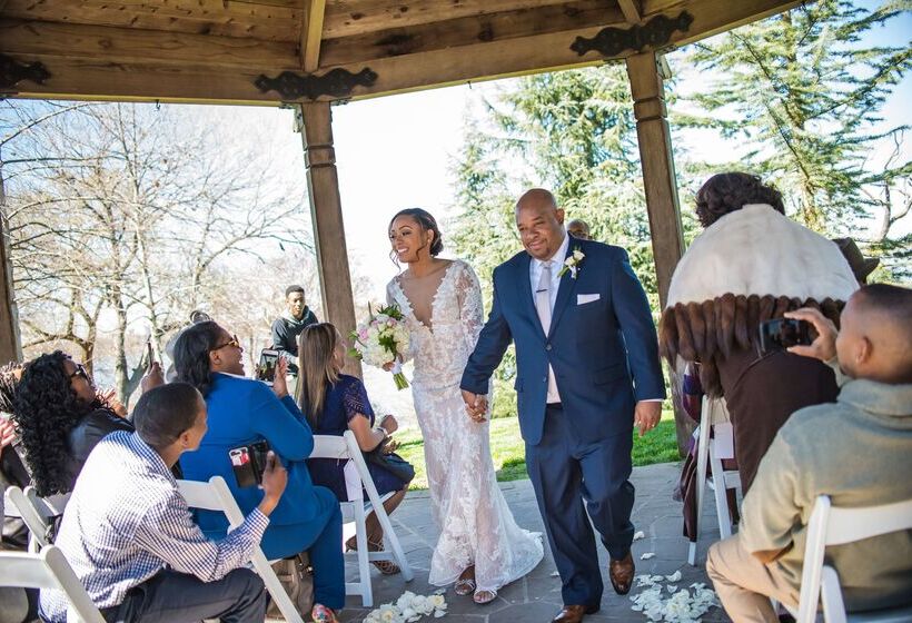 هتل Doubletree By Hilton Dallascampbell Centre