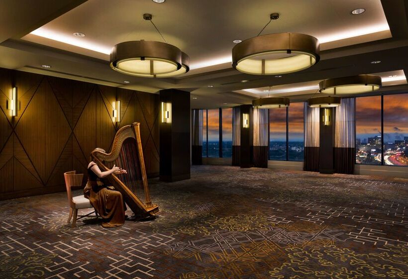 هتل Doubletree By Hilton Dallascampbell Centre