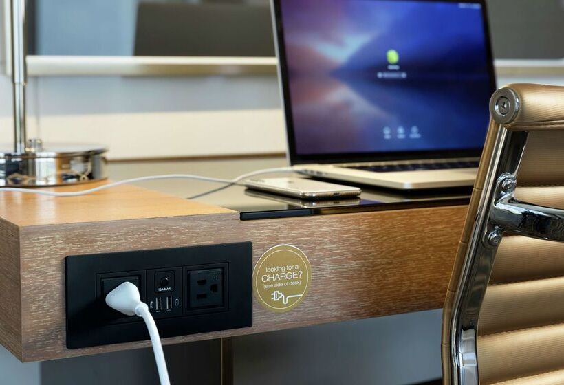 هتل Doubletree By Hilton Dallascampbell Centre