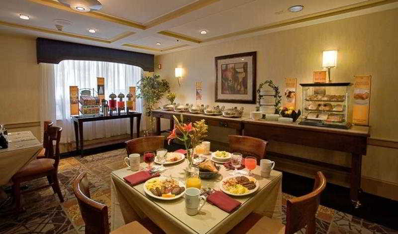 호텔 DoubleTree by Hilton Dayton Downtown