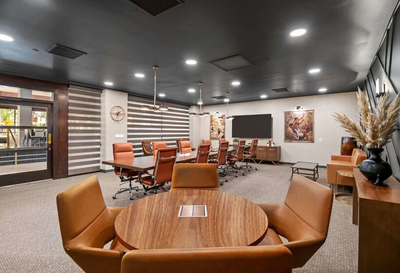 Отель Doubletree By Hilton Tucson  Reid Park