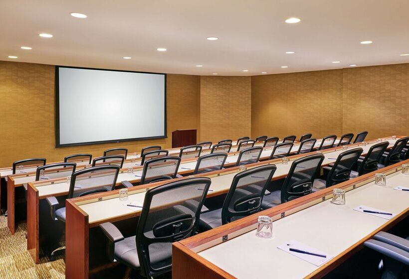 בית מלון כפרי Doubletree By Hilton Houston Intercontinental Airport