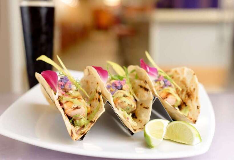 ホテル Doubletree Suites By Hilton Phoenix