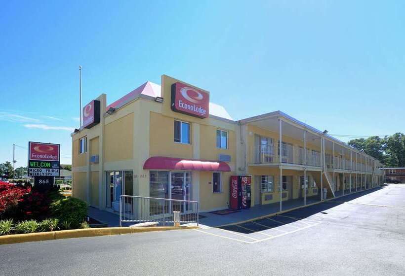 هتل Econo Lodge At Military Circle