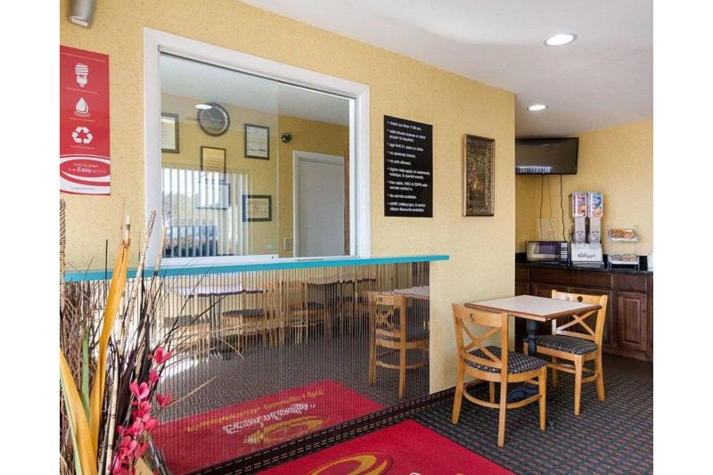 호텔 Econo Lodge Fredericksburg Near I 95