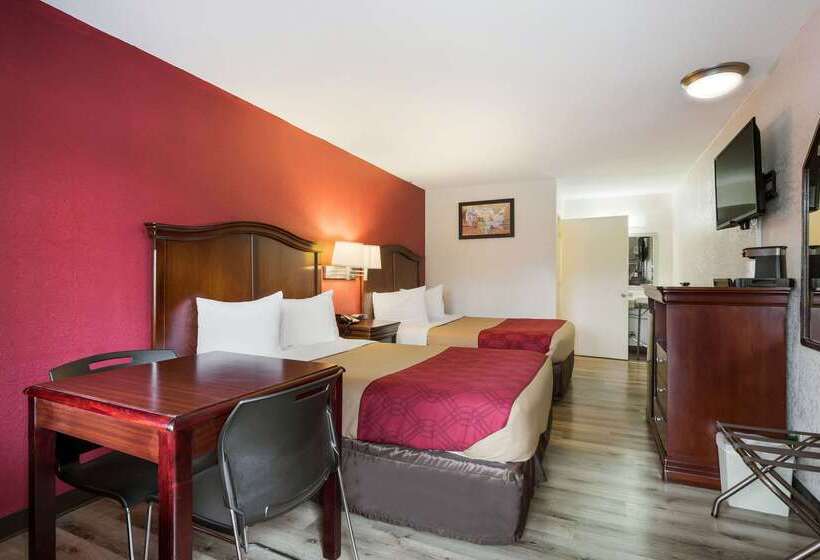 هتل Econo Lodge Historic Area