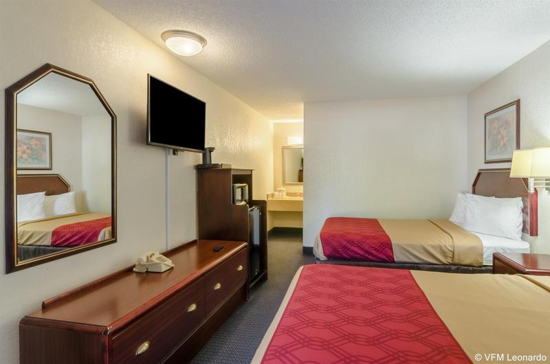 هتل Econo Lodge Historic Area
