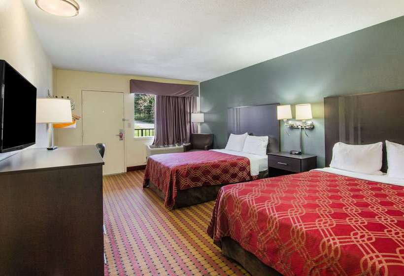 Отель Econo Lodge Near Motor Speedway