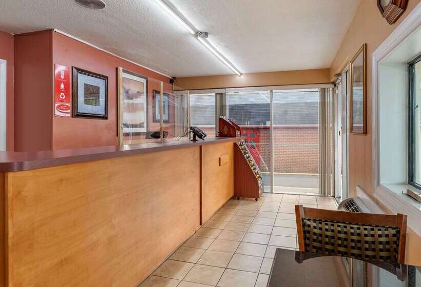 هتل Econo Lodge North Charlottesville