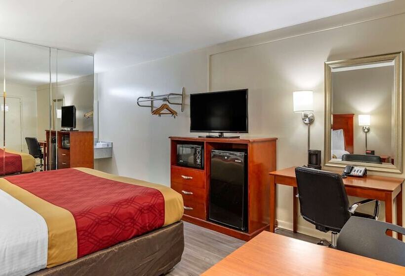هتل Econo Lodge North Charlottesville