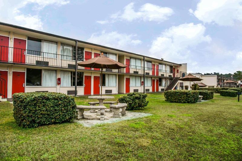 فندق Econo Lodge North