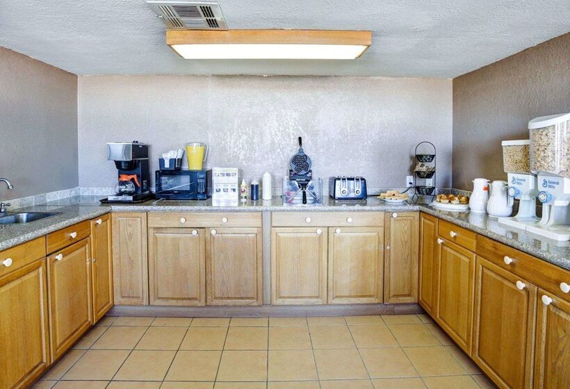 هتل Econo Lodge Temple