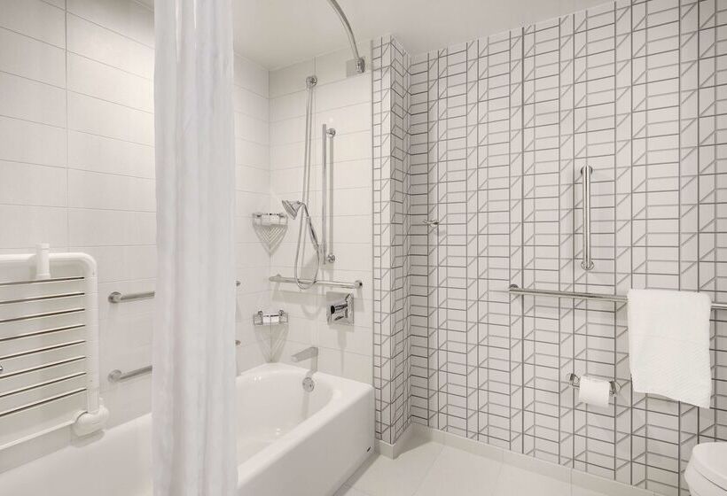 هتل Embassy Suites By Hilton Atlanta Perimeter Center