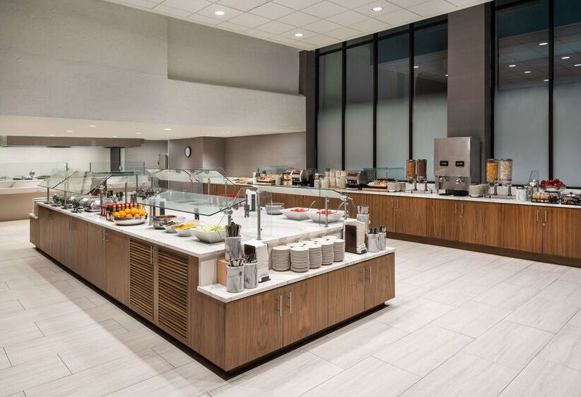 هتل Embassy Suites By Hilton Austin Central