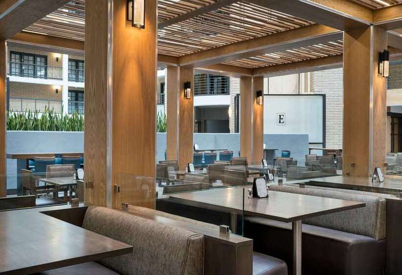 هتل Embassy Suites By Hilton Austin Central