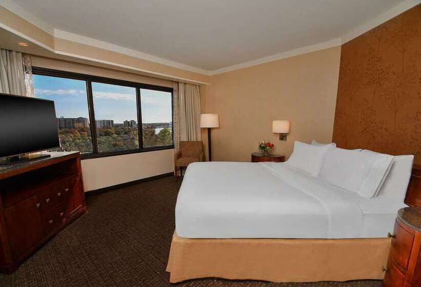 Отель Embassy Suites By Hilton Austin Downtown South Congress
