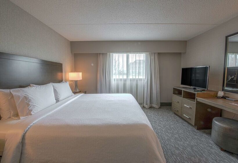 هتل Embassy Suites By Hilton Chicago Schaumburg Woodfield