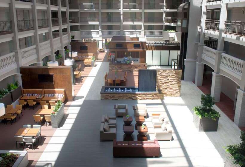 هتل Embassy Suites By Hilton Colorado Springs