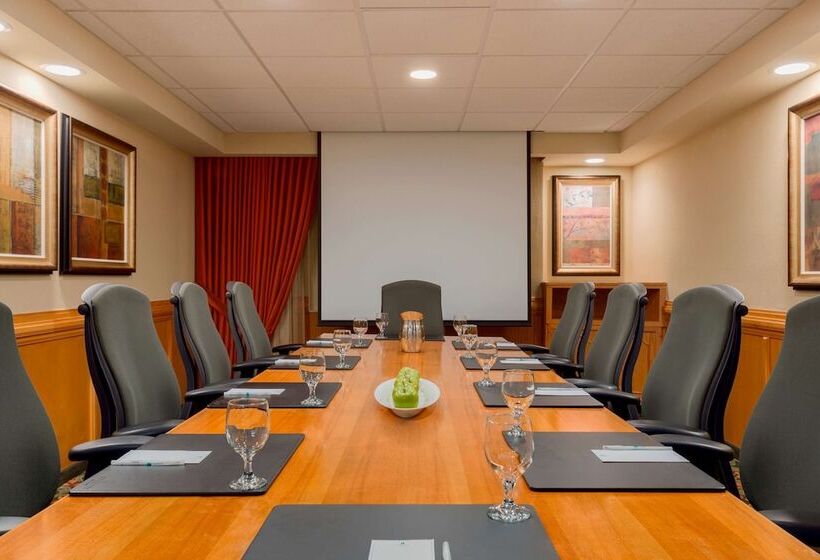 هتل Embassy Suites By Hilton Columbia Greystone