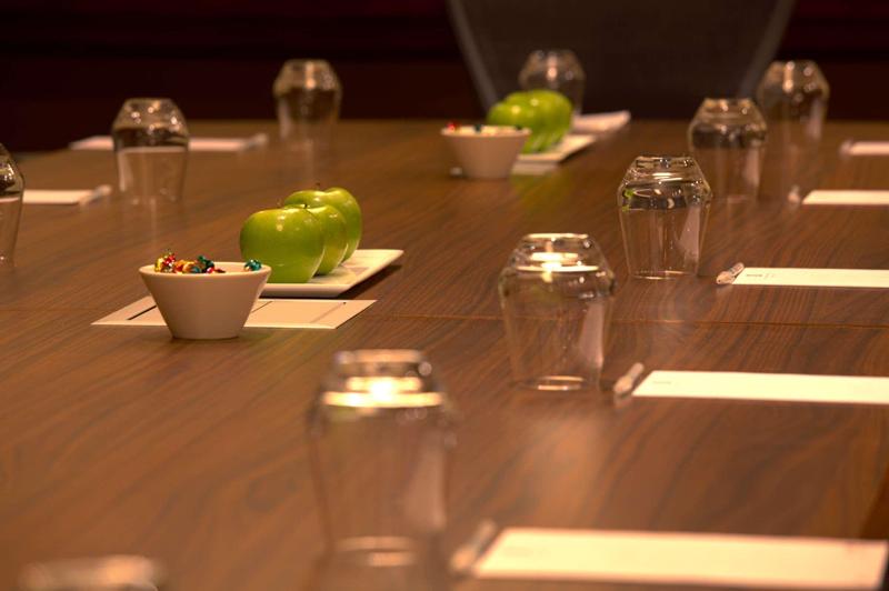 בית מלון כפרי Embassy Suites By Hilton Dallas Market Center