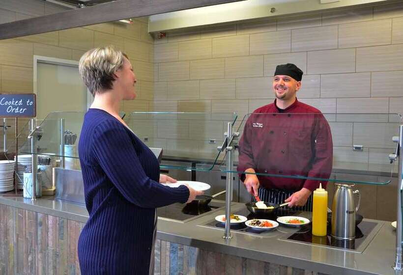 هتل Embassy Suites By Hilton Denver Central Park