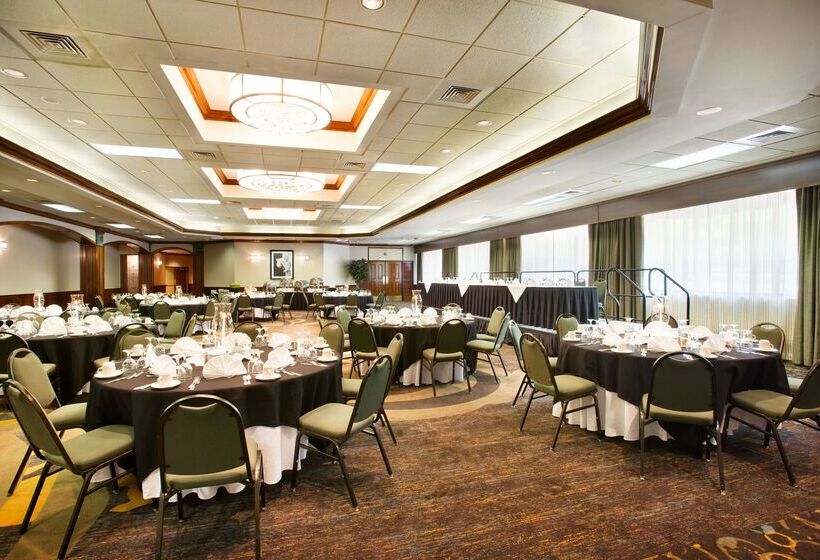 هتل Embassy Suites By Hilton Greensboro Airport