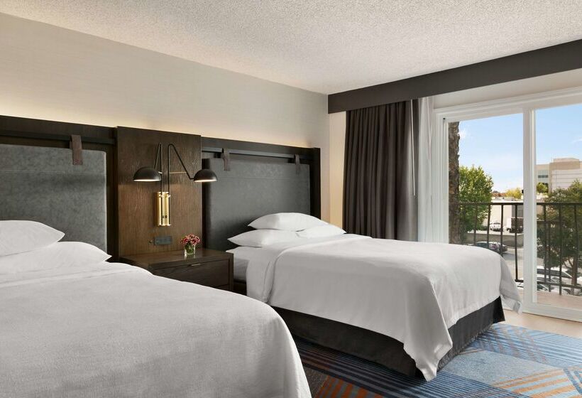 בית מלון כפרי Embassy Suites By Hilton Los Angeles Downey