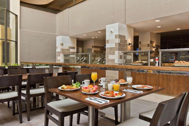 בית מלון כפרי Embassy Suites By Hilton Los Angeles Downey