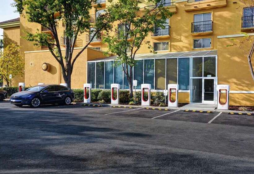 فندق Embassy Suites By Hilton Milpitas Silicon Valley