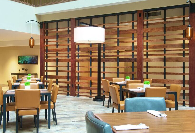 فندق Embassy Suites By Hilton Portland Tigard